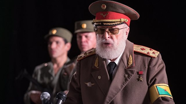 Darboholikas kino aktorius Michaelas Caine‘as: nuo mergišiaus iki diktatoriaus